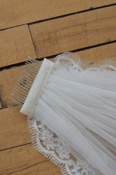 Comb of lace veil