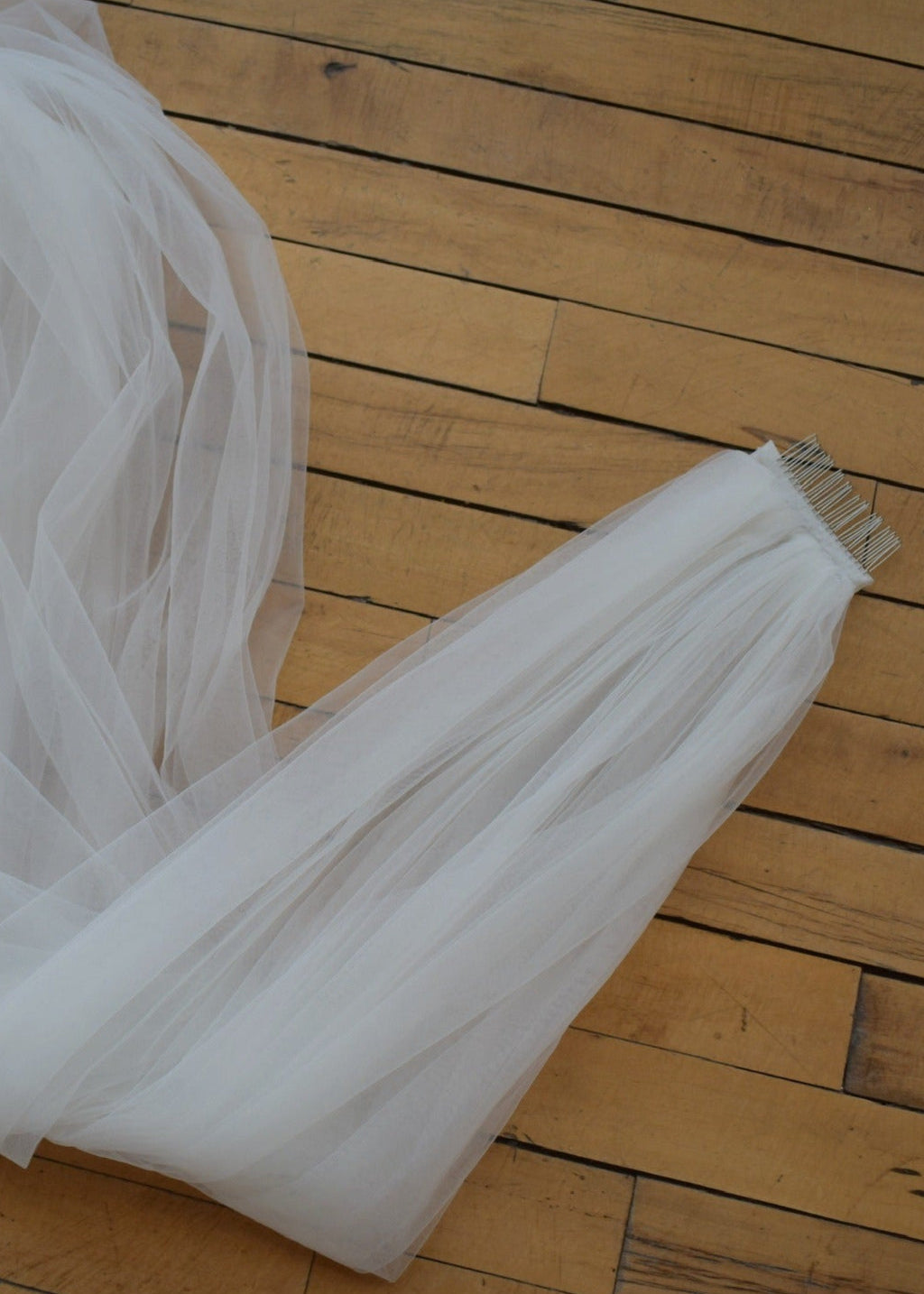 Ready to wear veil with comb
